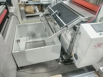 Alimentador automático de hojas con depósito de alimentación